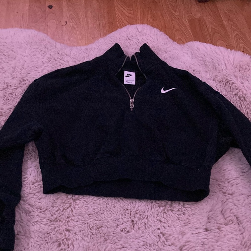 Nike Black Cropped Sweatshirt
